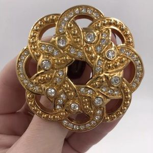 SWAROVSKI SWAN MARK GOLD TONE WREATH BROOCH PIN